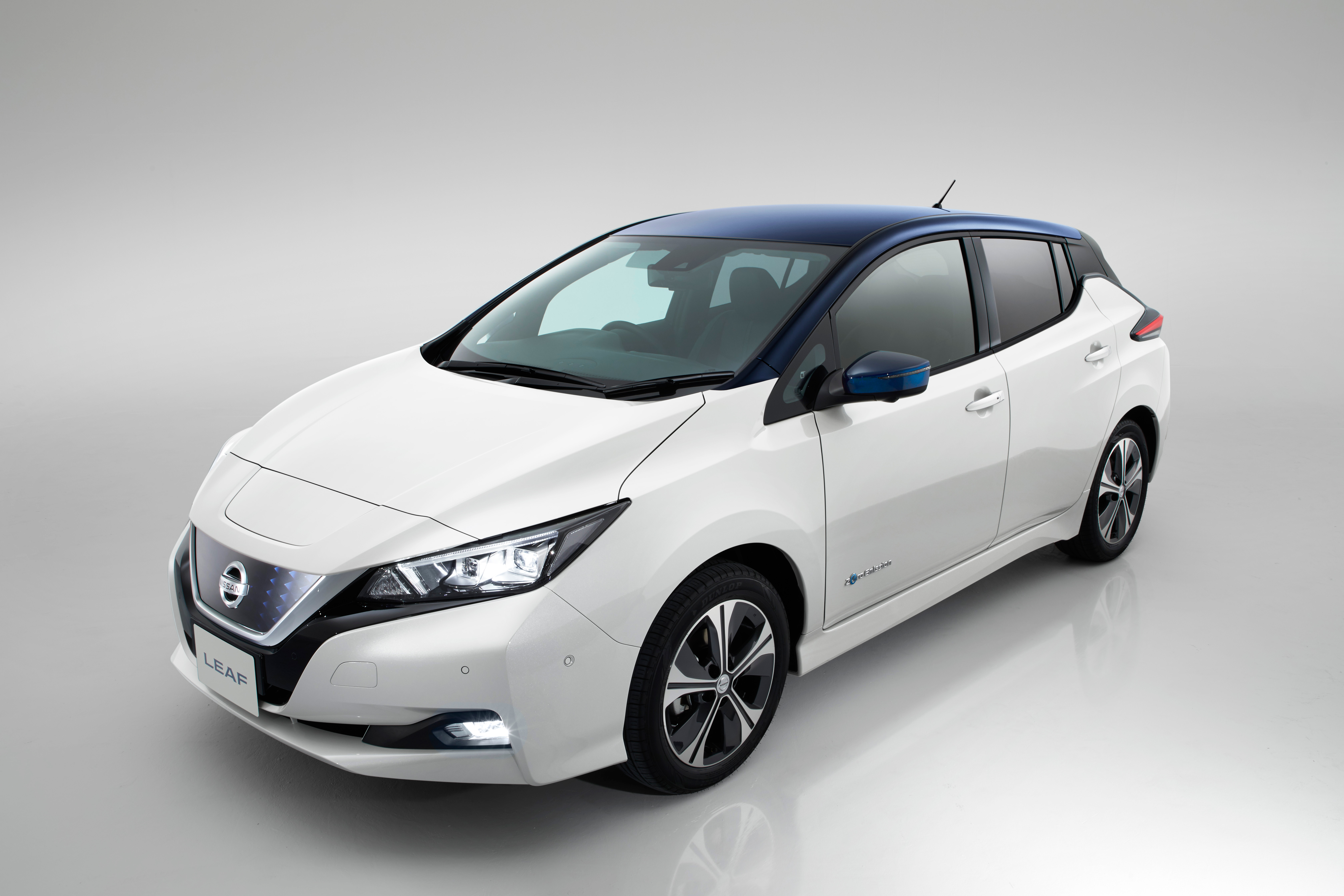 日產軒逸純電亮相北京車展，開啟家用電動車新篇章